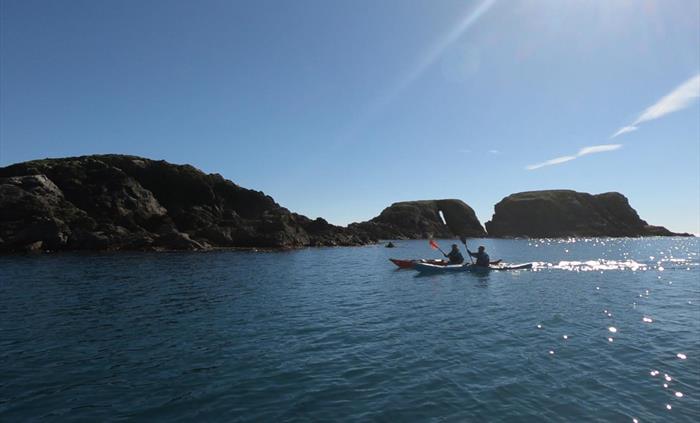 Sea kayaking for beginners and advanced groups